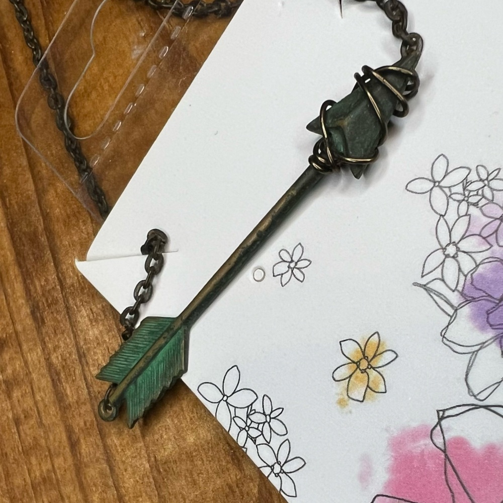Green Arrow Pendant Necklace